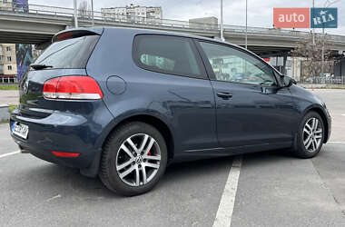 Хэтчбек Volkswagen Golf 2009 в 