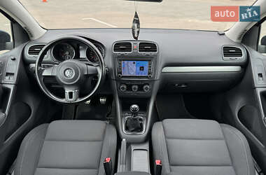 Хэтчбек Volkswagen Golf 2009 в 