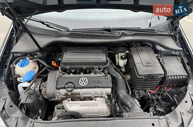Хэтчбек Volkswagen Golf 2009 в 