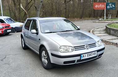 Хетчбек Volkswagen Golf 2001 в 