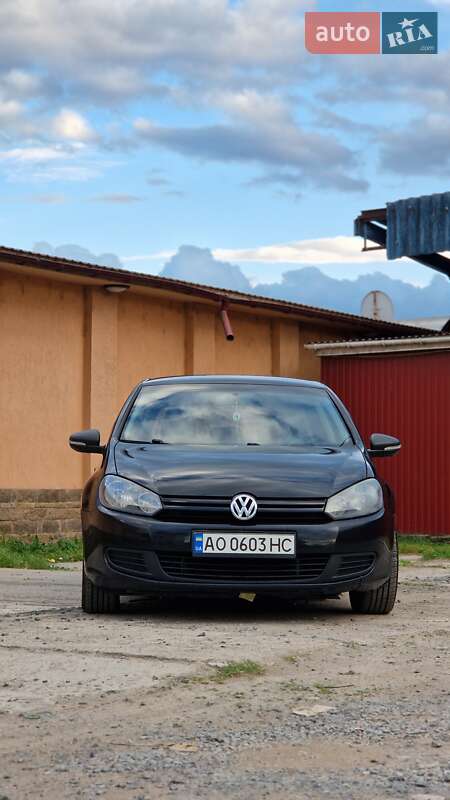 Хетчбек Volkswagen Golf 2012 в Ужгороді