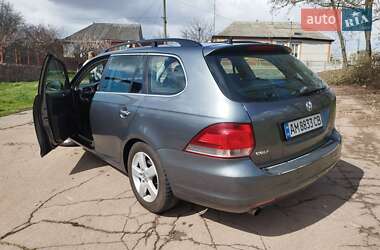 Универсал Volkswagen Golf 2012 в 