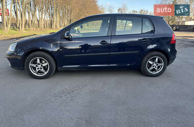 Хетчбек Volkswagen Golf 2005 в 