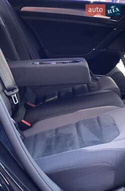 Универсал Volkswagen Golf 2018 в 
