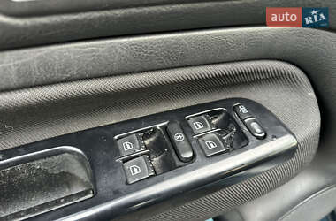 Хетчбек Volkswagen Golf 2001 в 