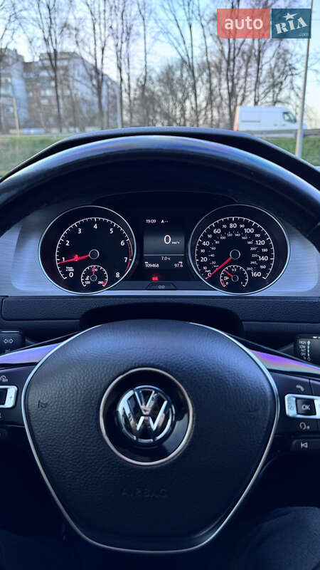 Хэтчбек Volkswagen Golf 2015 в Полтаве