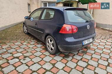Хэтчбек Volkswagen Golf 2004 в 