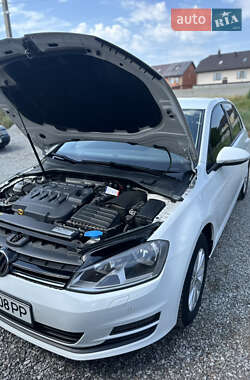 Хэтчбек Volkswagen Golf 2013 в 