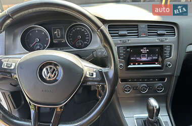 Хэтчбек Volkswagen Golf 2013 в 