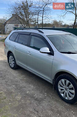 Универсал Volkswagen Golf 2010 в 