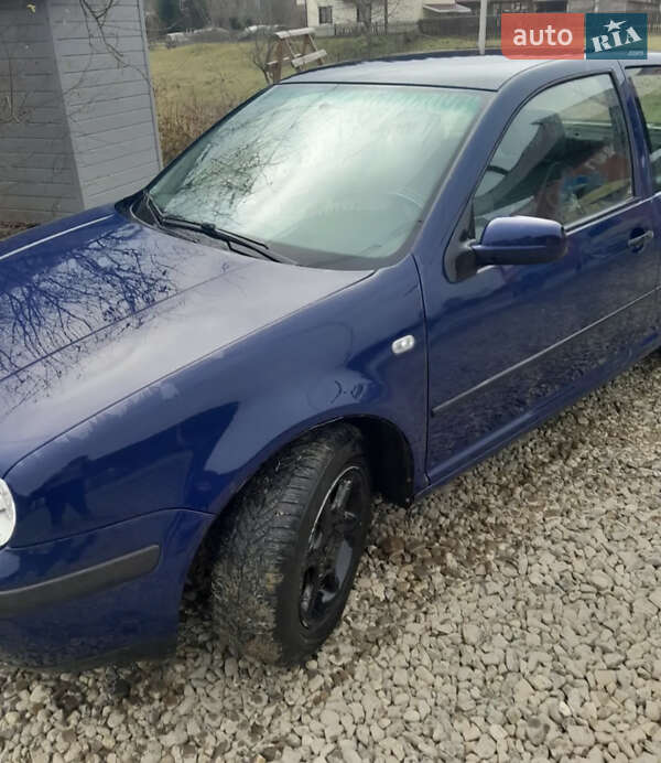 Хэтчбек Volkswagen Golf 1999 в 