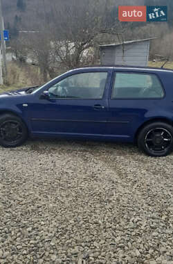 Хэтчбек Volkswagen Golf 1999 в 