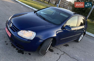 Хэтчбек Volkswagen Golf 2005 в 