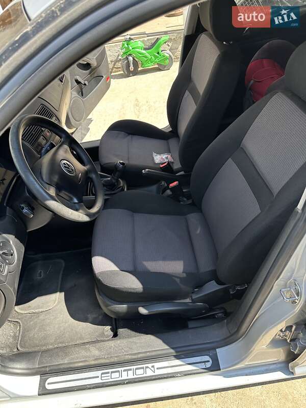 Хэтчбек Volkswagen Golf 2000 в Одессе