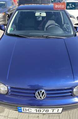 Хэтчбек Volkswagen Golf 2001 в 