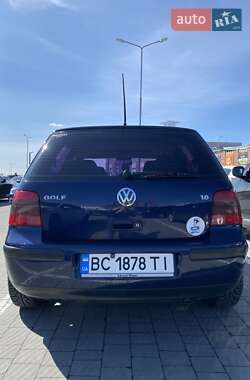 Хэтчбек Volkswagen Golf 2001 в 