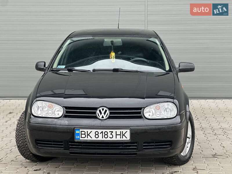 Хэтчбек Volkswagen Golf 1999 в Сарнах