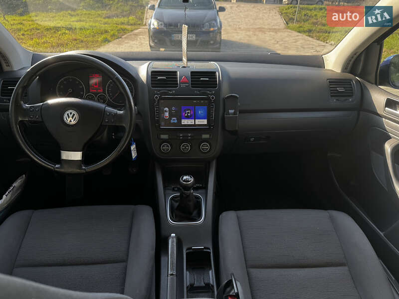 Хэтчбек Volkswagen Golf 2008 в Староконстантинове