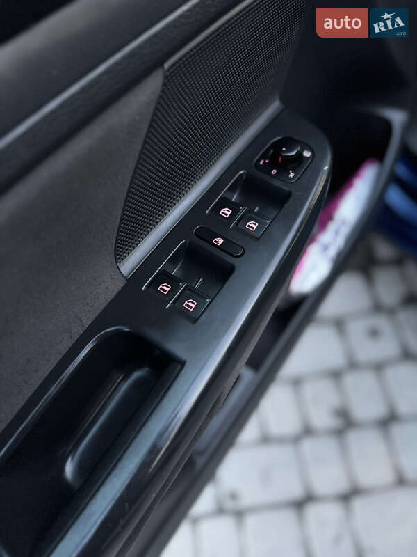 Хэтчбек Volkswagen Golf 2008 в Староконстантинове