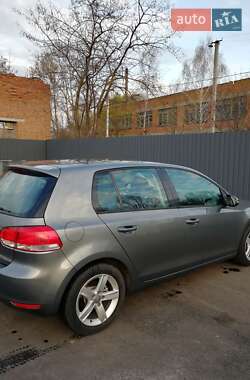 Хэтчбек Volkswagen Golf 2009 в 