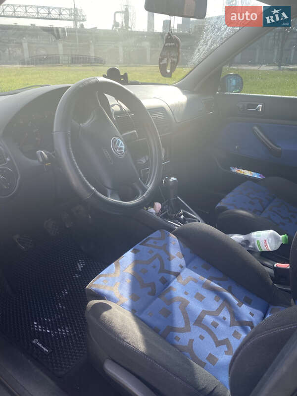 Хэтчбек Volkswagen Golf 1999 в Киеве
