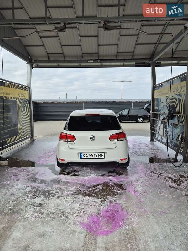 Хэтчбек Volkswagen Golf 2011 в Ирпене