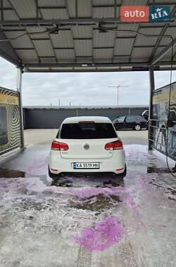 Хэтчбек Volkswagen Golf 2011 в 