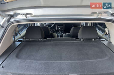 Хэтчбек Volkswagen Golf 2001 в 