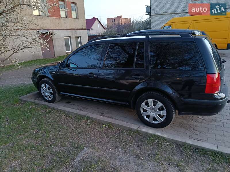 Универсал Volkswagen Golf 2001 в Ковеле