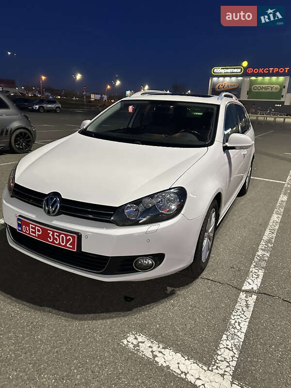 Універсал Volkswagen Golf 2011 в Києві