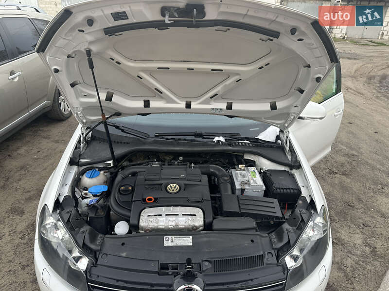 Універсал Volkswagen Golf 2011 в Києві
