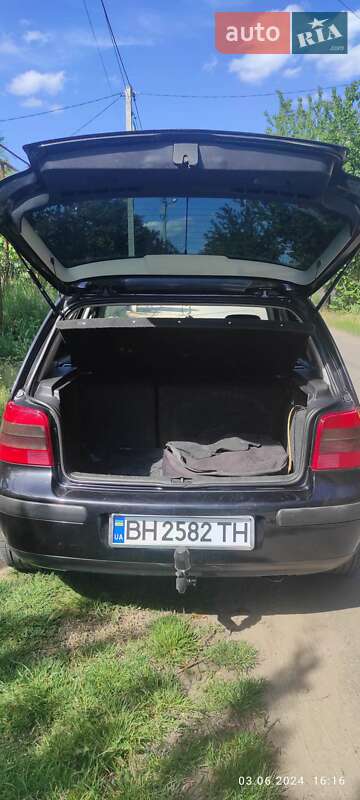 Хэтчбек Volkswagen Golf 2001 в Ананьеве