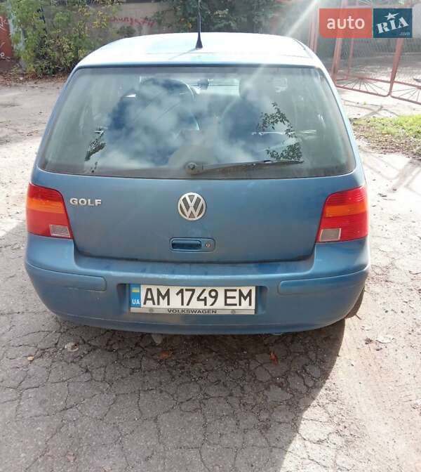 Хэтчбек Volkswagen Golf 2003 в Житомире