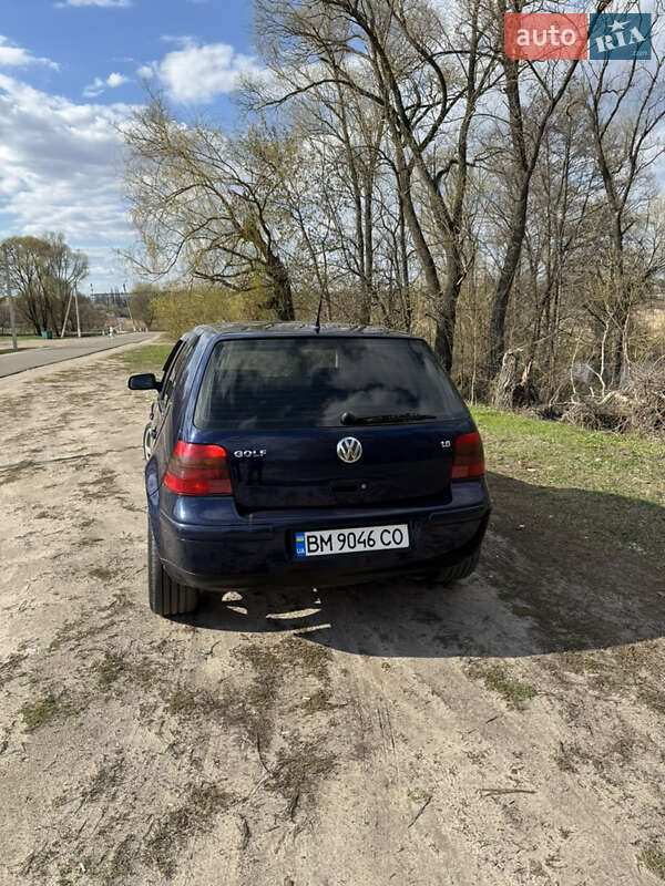 Хэтчбек Volkswagen Golf 2003 в Богодухове