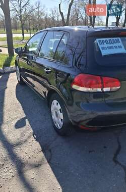 Хэтчбек Volkswagen Golf 2010 в 