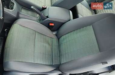 Хэтчбек Volkswagen Golf 2008 в 