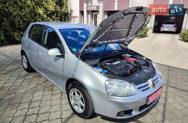 Хэтчбек Volkswagen Golf 2008 в 