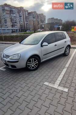 Хетчбек Volkswagen Golf 2004 в 