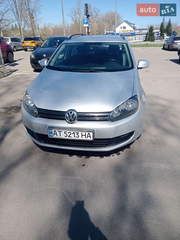 Універсал Volkswagen Golf 2010 в Івано-Франківську