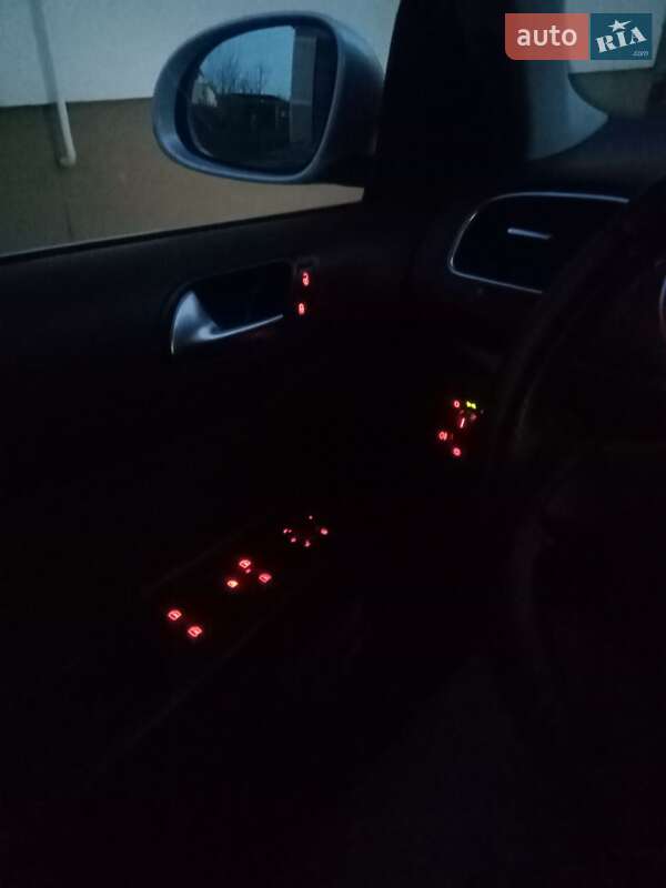 Універсал Volkswagen Golf 2010 в Івано-Франківську