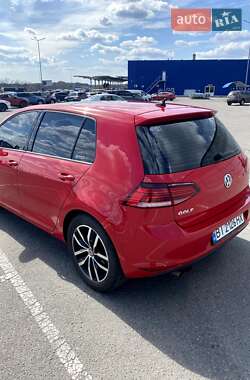 Хэтчбек Volkswagen Golf 2014 в 