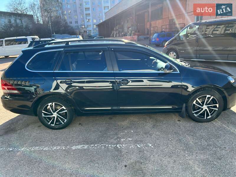 Универсал Volkswagen Golf 2011 в Чернигове