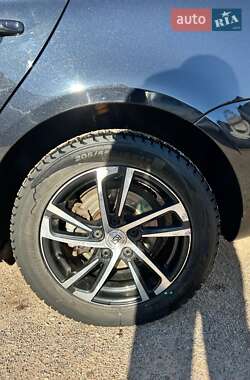 Универсал Volkswagen Golf 2011 в Чернигове