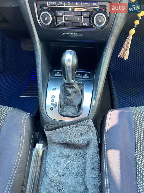 Универсал Volkswagen Golf 2011 в Чернигове