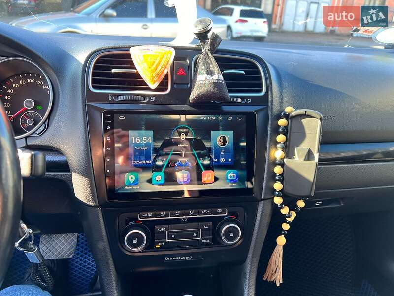 Универсал Volkswagen Golf 2011 в Чернигове