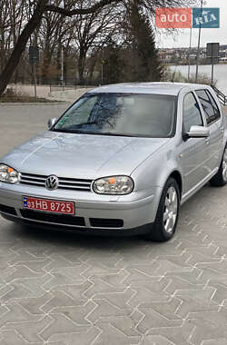 Хэтчбек Volkswagen Golf 2003 в 