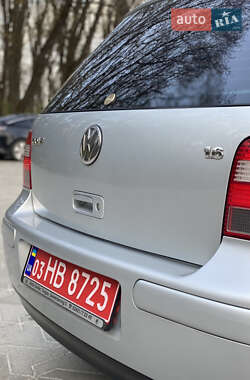 Хэтчбек Volkswagen Golf 2003 в 
