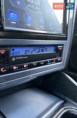 Хэтчбек Volkswagen Golf 2003 в 