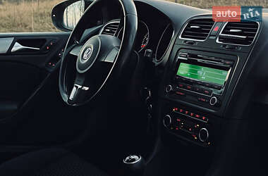 Хетчбек Volkswagen Golf 2011 в 