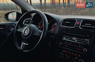Хетчбек Volkswagen Golf 2011 в 